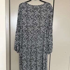 Old Navy Black & White Long Sleeve Printed Dress